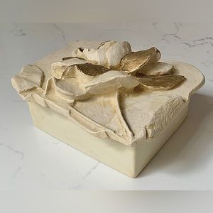 Hen-Feathers Trinket Box